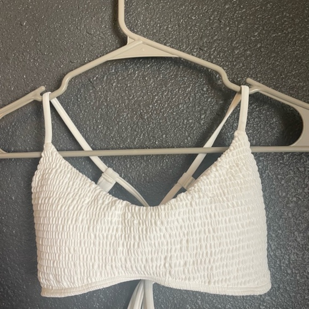 NWOT Hollister swim suit top